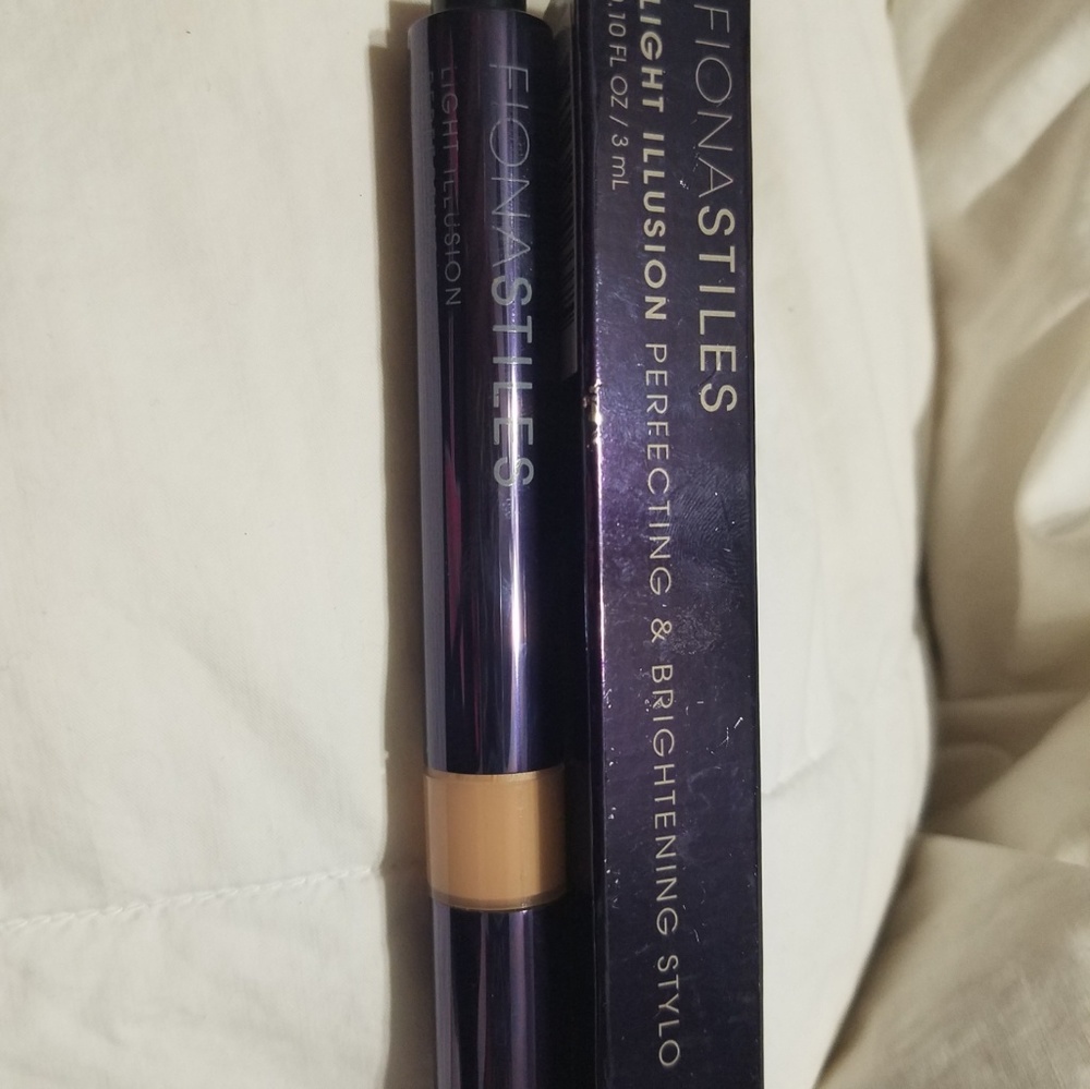 Fiona stiles brightening duo